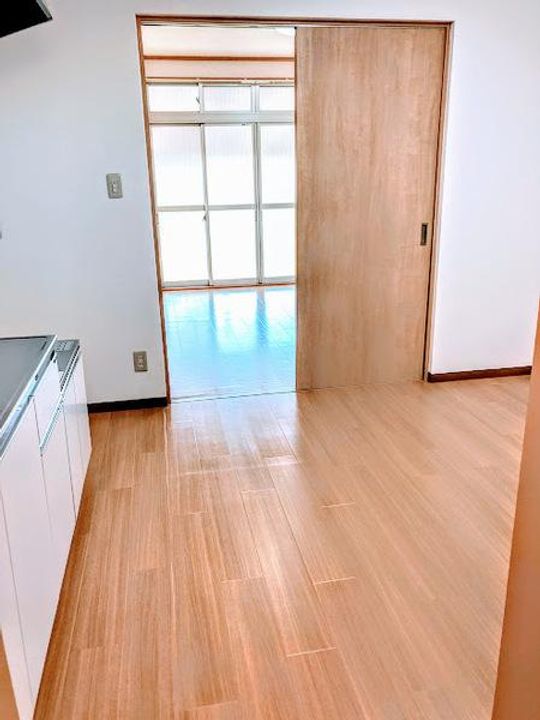 神奈川県横浜市西区岡野2(マンション)の賃貸物件の居間
