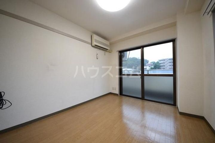 MGヒルズの居間