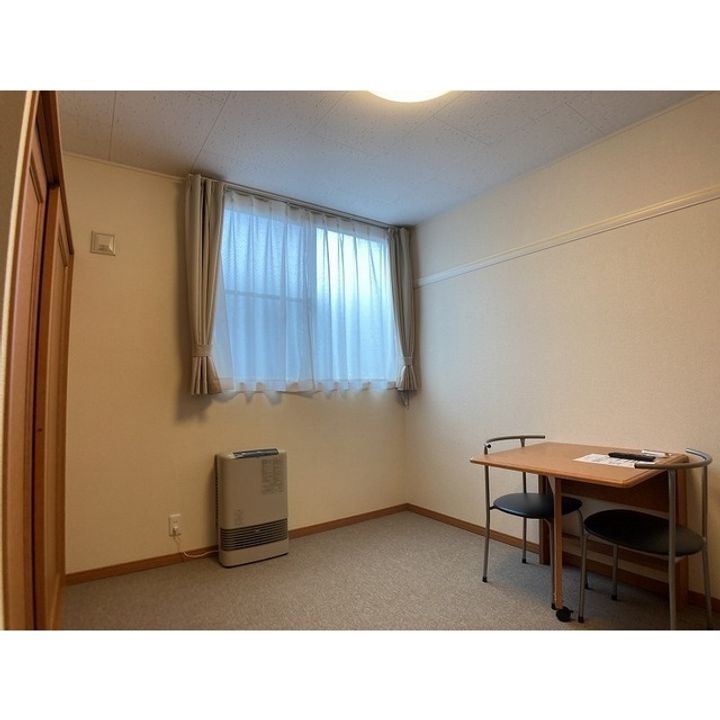 レオパレス光陽28の居間