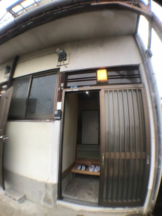 ペディコート神戸会下山の玄関