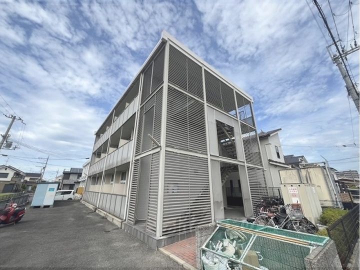 レオパレス緑の香芝の外観