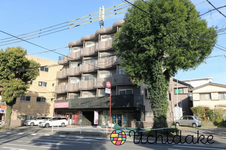 ウィング鴨池の外観