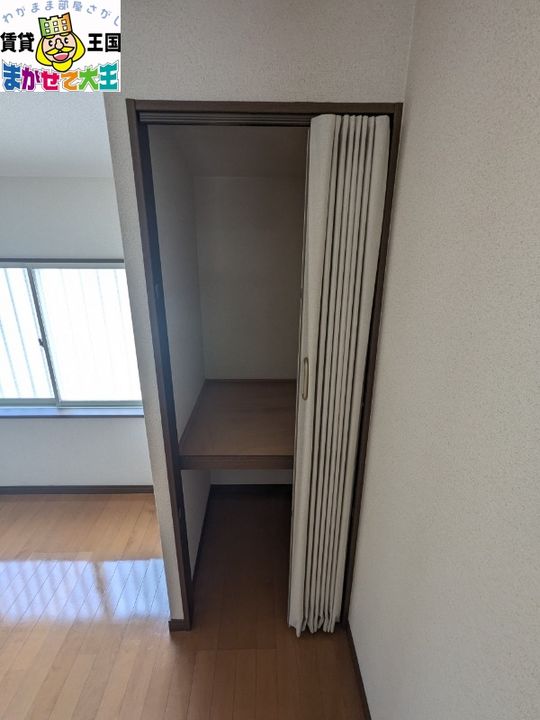 リラ平野の内装
