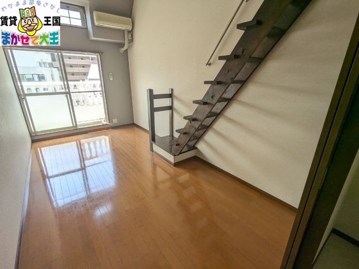 リラ平野の居間