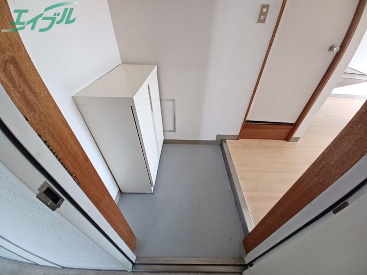 メゾントレンディーの玄関