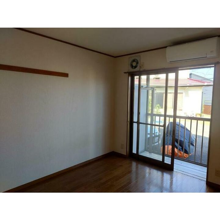 神奈川県秦野市北矢名(アパート)の賃貸物件の居間