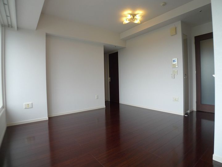 ロイヤルタワー横濱鶴見の居間