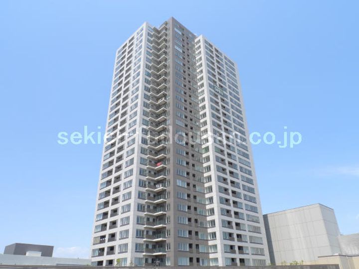 ロイヤルタワー横濱鶴見の外観