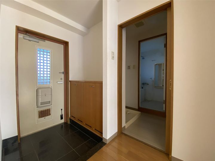 アークヒルズの玄関