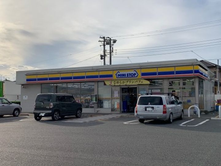 カナサティーラの周辺