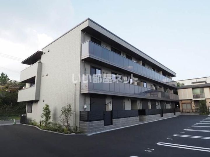 シャーメゾン春日の外観