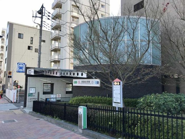 KM1113の周辺