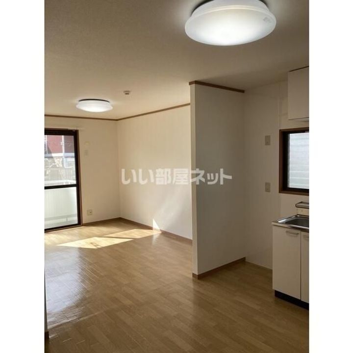 ヴァンベール鳴海E棟の居間