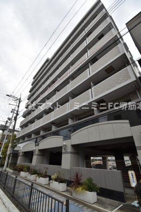 エスリード新梅田の外観