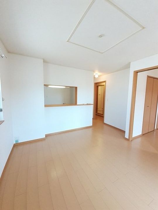 アヴィオン Cの居間