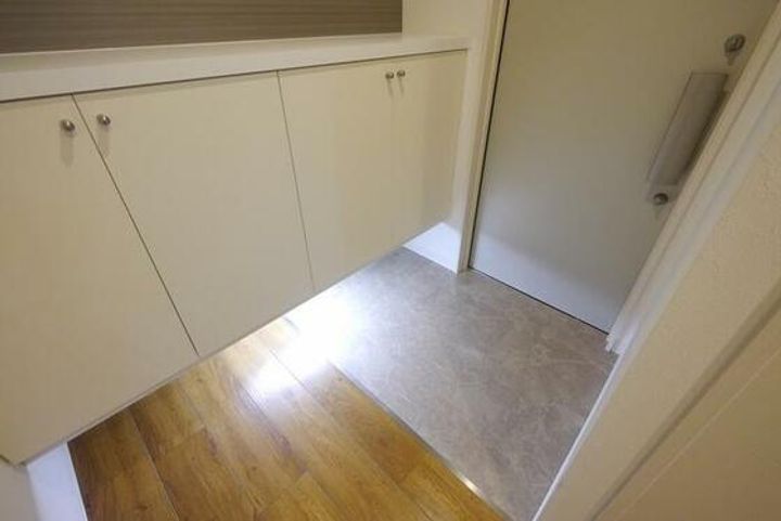 サン・バリューかほくの玄関