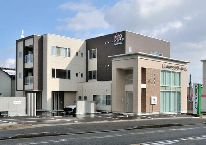 サン・バリューかほくの外観