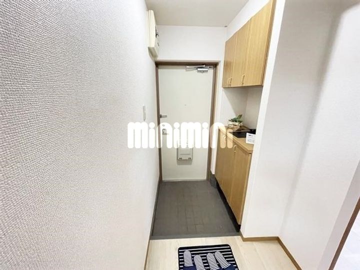 テージスの玄関