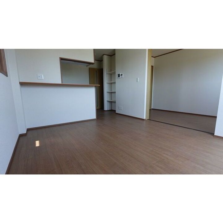 平須スクエアの居間