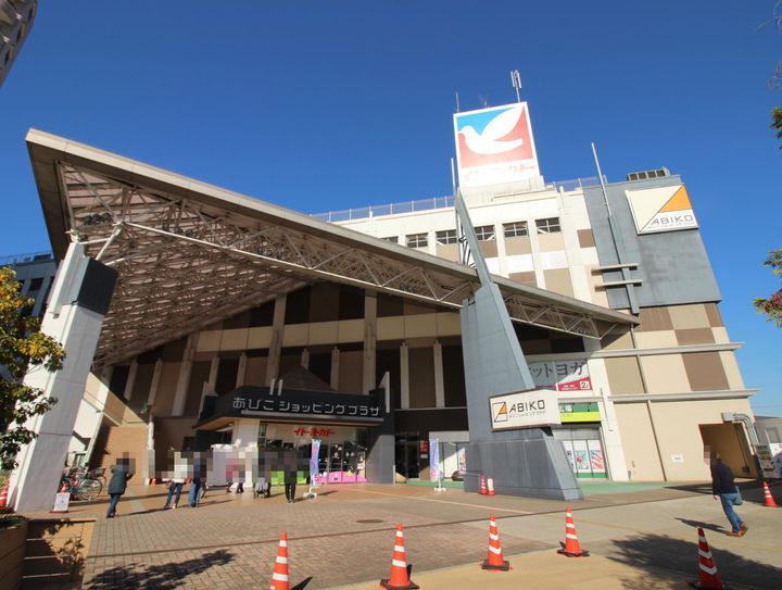 モンシェリー日秀の周辺