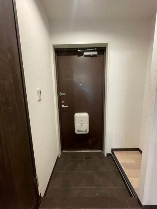 千葉県千葉市中央区千葉寺町(マンション)の賃貸物件の玄関