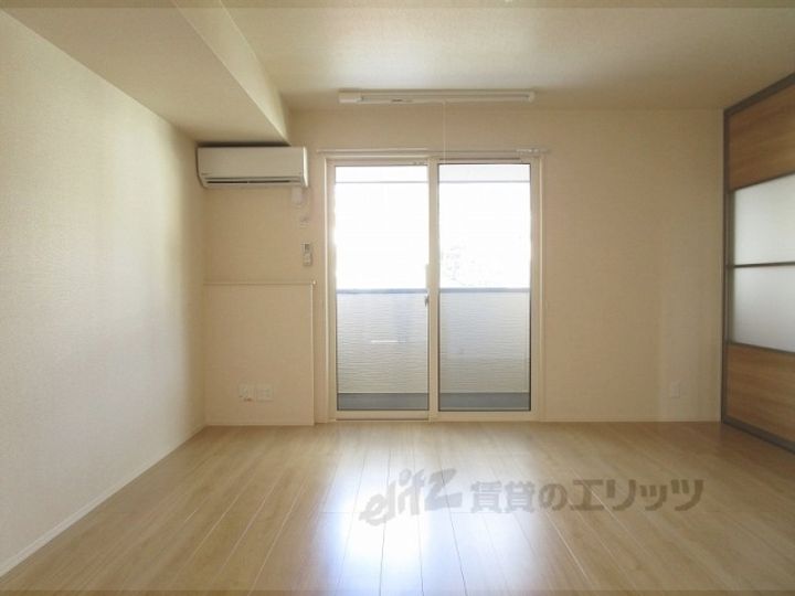 ヴェール桃山の居間