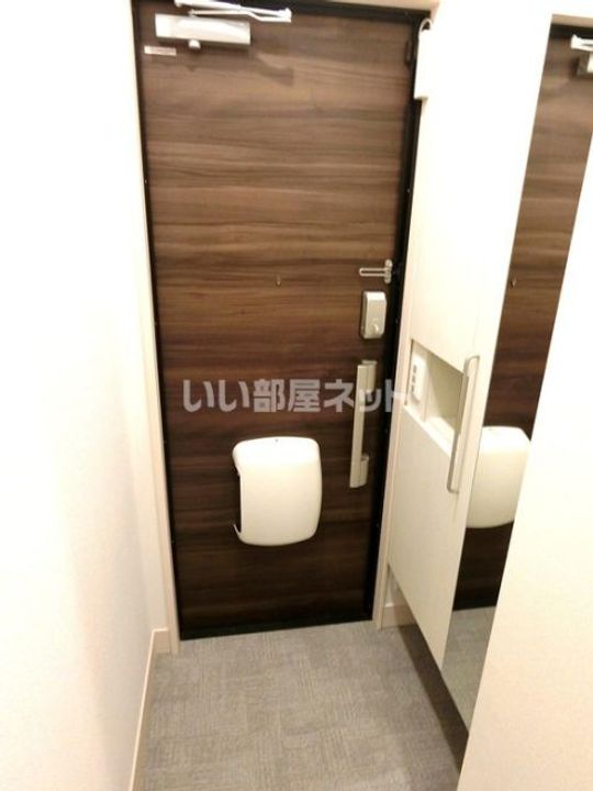 広島県広島市安佐南区高取北2(アパート)の賃貸物件の玄関