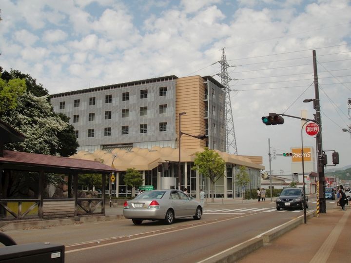 ラ・ミア・カーサの周辺