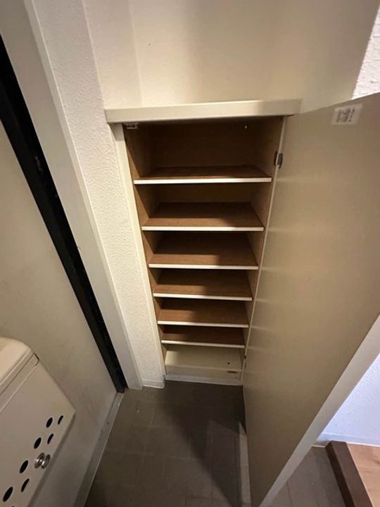 サンハイツ弐番館の玄関