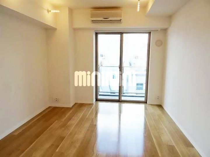 ザ・カシワ拾番の居間