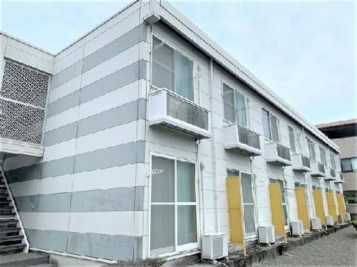 レオパレスヴィルヌーブIIの外観