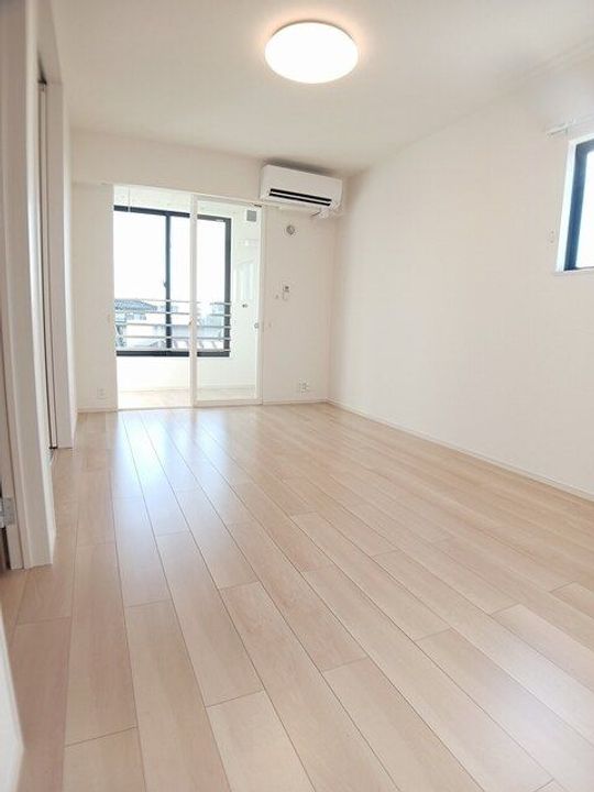 シエロガーデン柏崎Aの居間