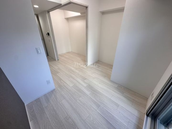 ルネフラッツ庄内通駅前の居間