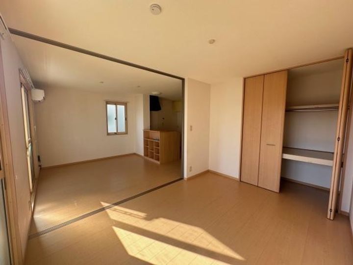 ルピナ竹松本町A棟の居間