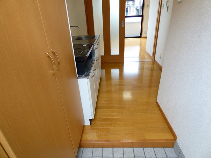 東京都府中市多磨町2(マンション)の賃貸物件の玄関