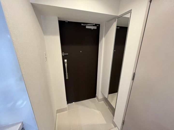 トゥールタ春日町の玄関