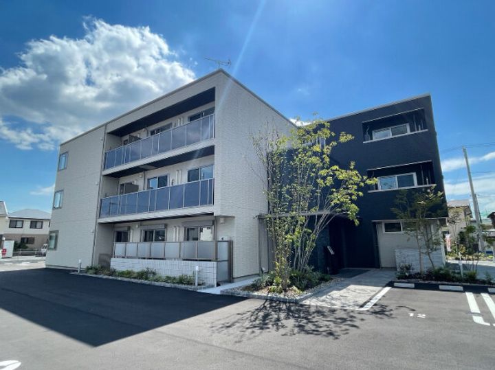 トリフォリアの外観