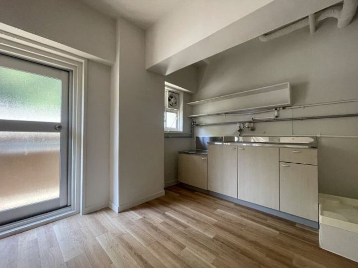 ヴィラナリー豊岡IIの居間