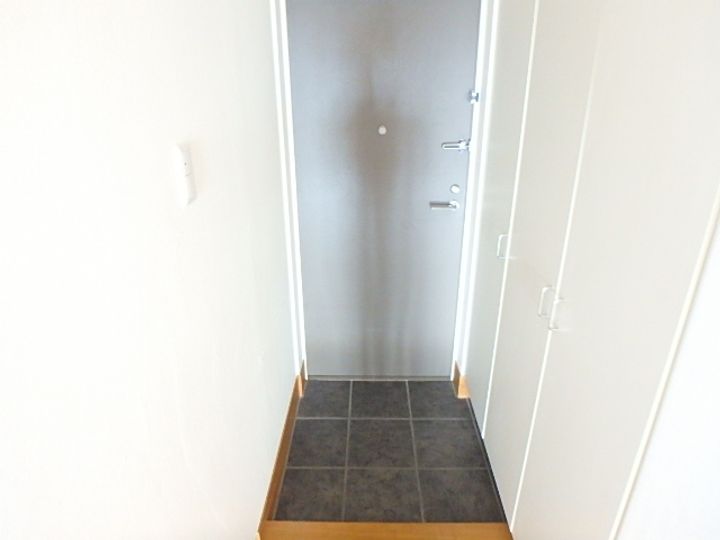 東京都荒川区荒川3(マンション)の賃貸物件の玄関