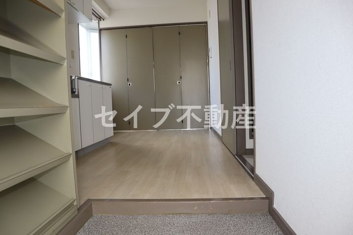 岡山県岡山市北区奥田2(マンション)の賃貸物件の玄関