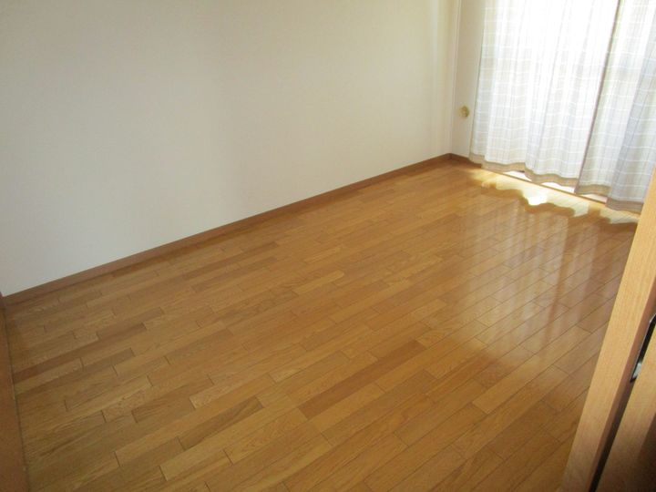 ハイレイクマンションの居間