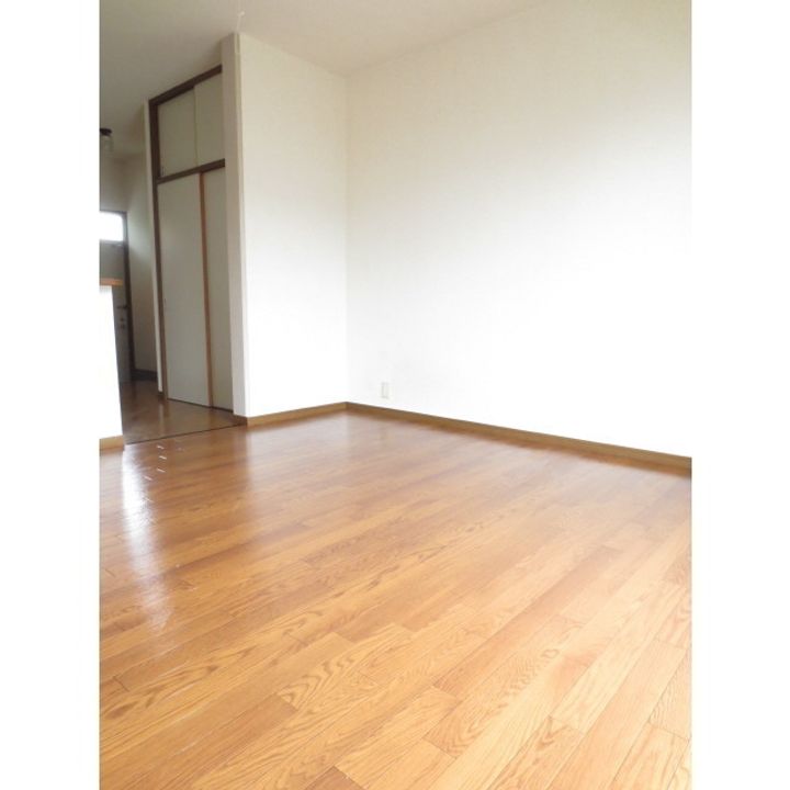 シャローム池田の居間
