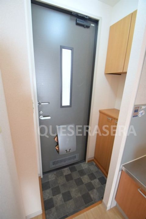 大阪府吹田市上山手町(アパート)の賃貸物件の玄関