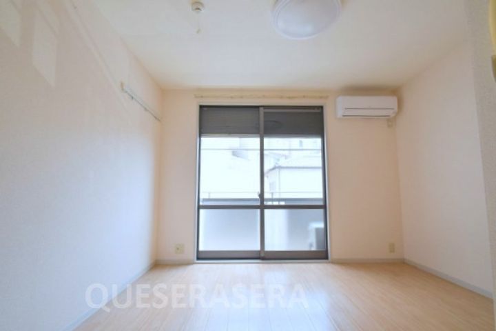 大阪府吹田市上山手町(アパート)の賃貸物件の居間