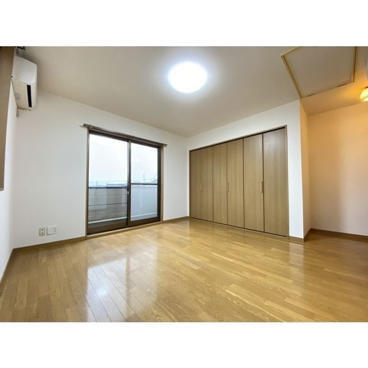 エレガンスコート上市Iの居間