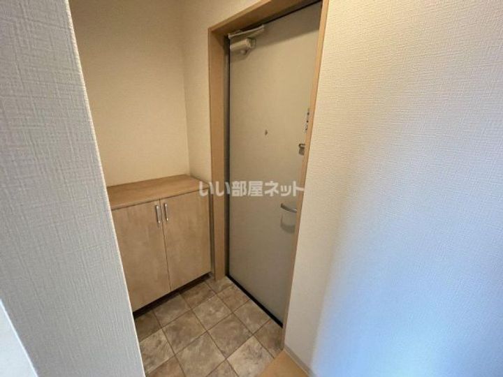 大阪府藤井寺市西古室1(アパート)の賃貸物件の玄関