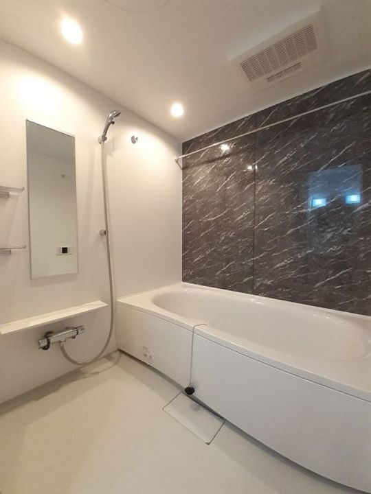 ブルック ガーデンの風呂