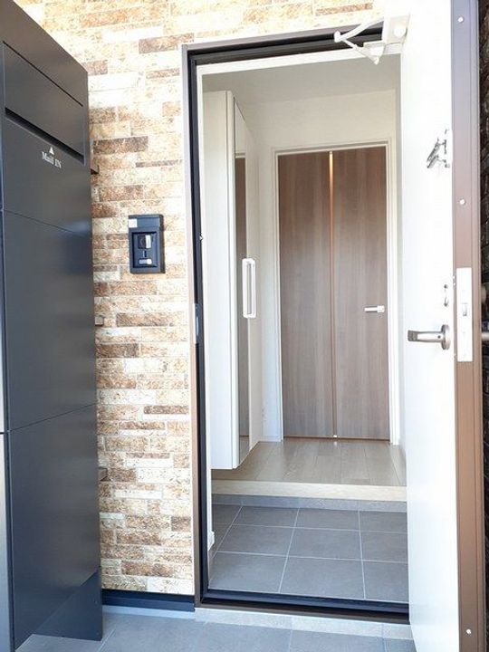 ブルック ガーデンの玄関