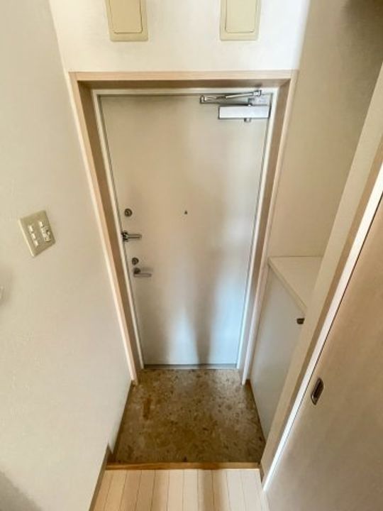 千葉県千葉市中央区南町2(マンション)の賃貸物件の玄関