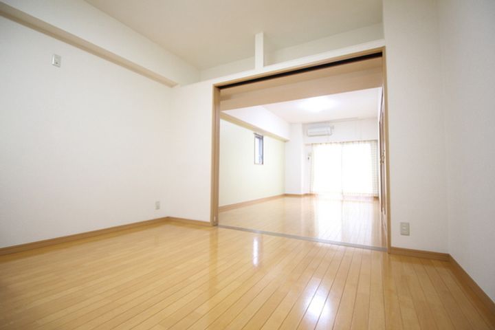 ミーナ砂津の居間